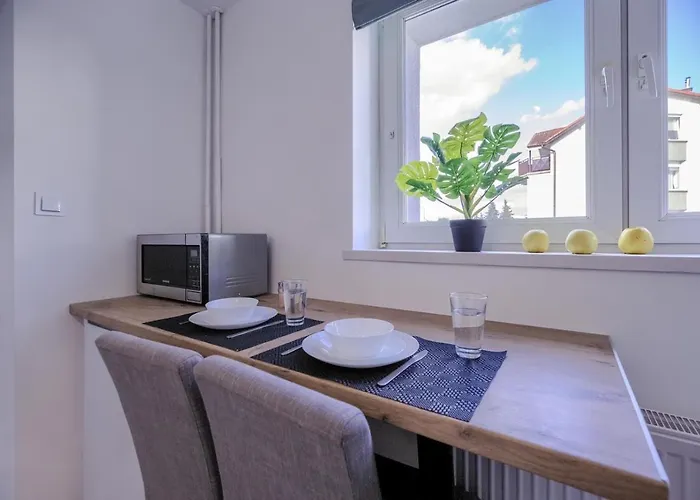 Niron Apartament Dabrowskiego بيوا